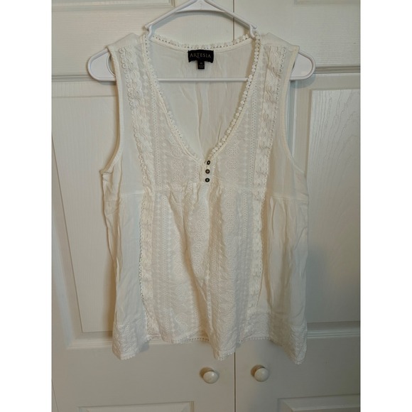 Artesia Tops - Artesia White Eyelet Lace Sleeveless Blouse V-Neck Boho Tank Top Womens Size M